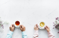简约风双人喝茶，红茶，柠檬茶，居家生活免费商用高清图片下载
